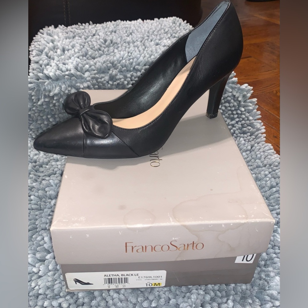 Women’s Franco Sarto Leather Pumps - Picture 3 of 3